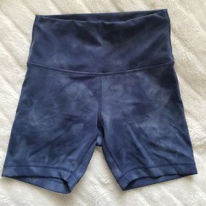 NWOT Lululemon Align Shorts Navy Diamond Dye Sz 6